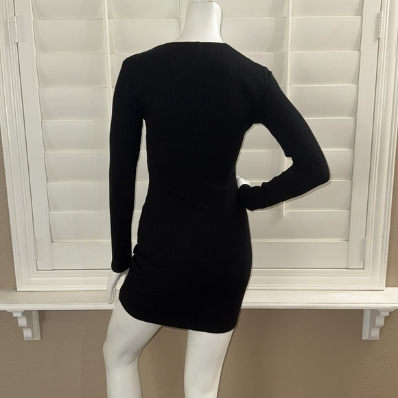 Reformation Cally Dress Black - Picture 6 of 11